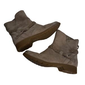 Teva De La Vina Suede Boots Short Taupe Casual Womens 9